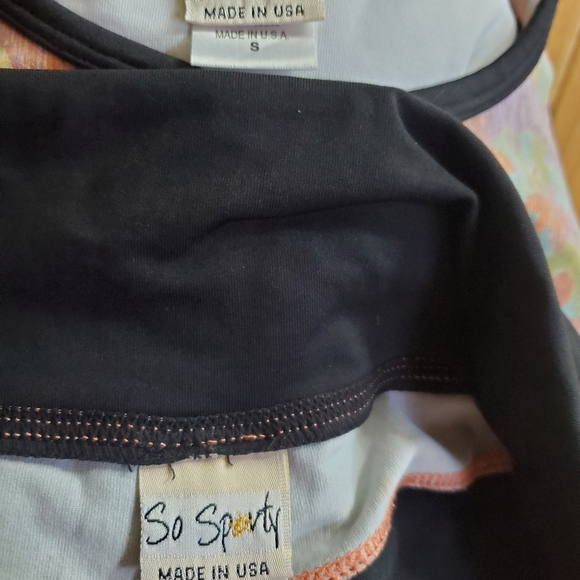 Active were shorts and top - Picture 6 of 10